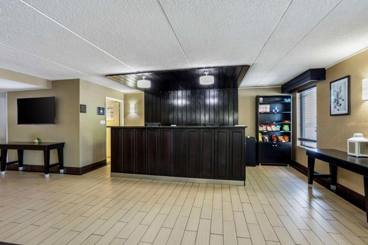 Best Western Harrisburg North Hotel Екстериор снимка