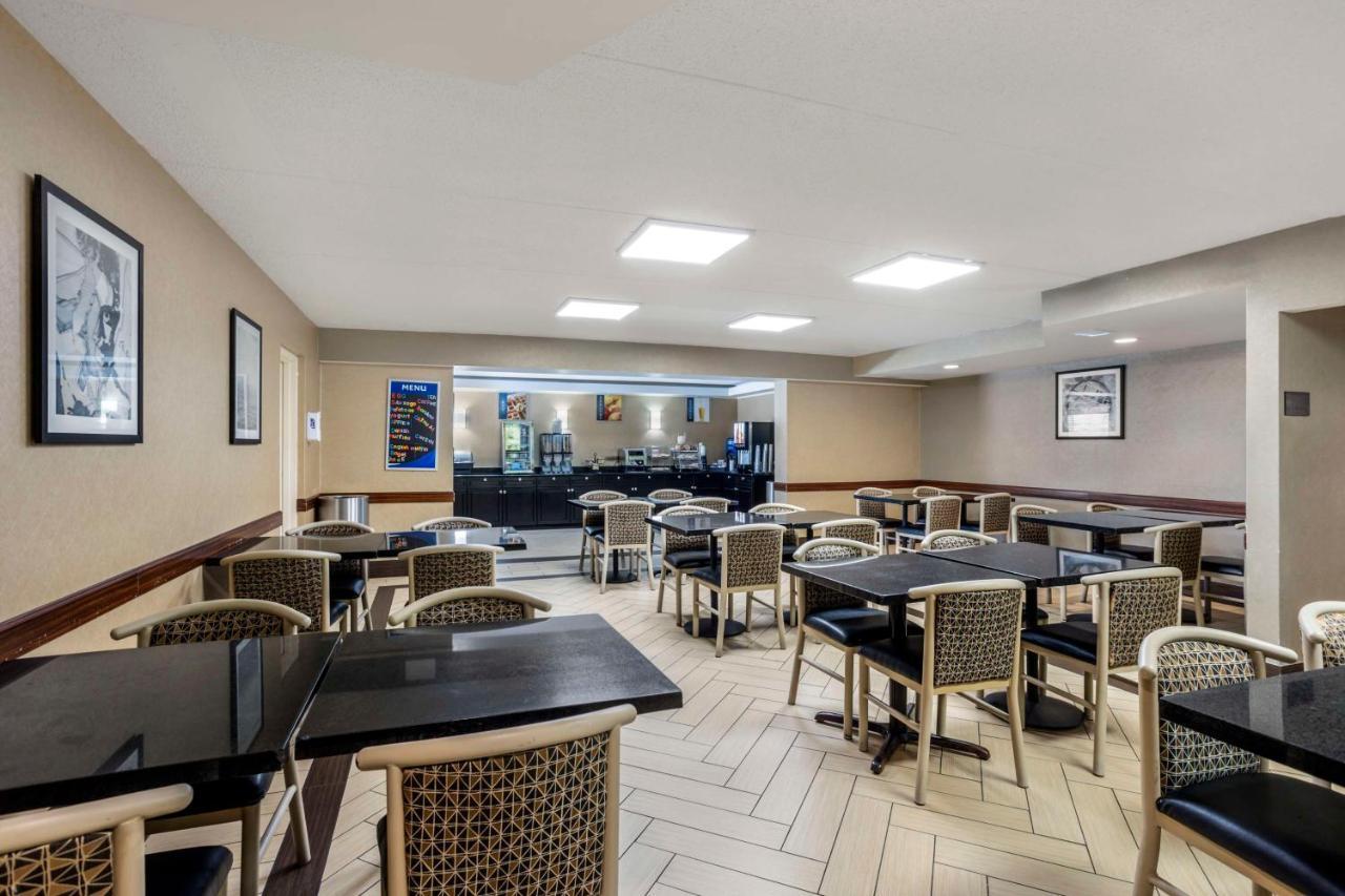 Best Western Harrisburg North Hotel Екстериор снимка