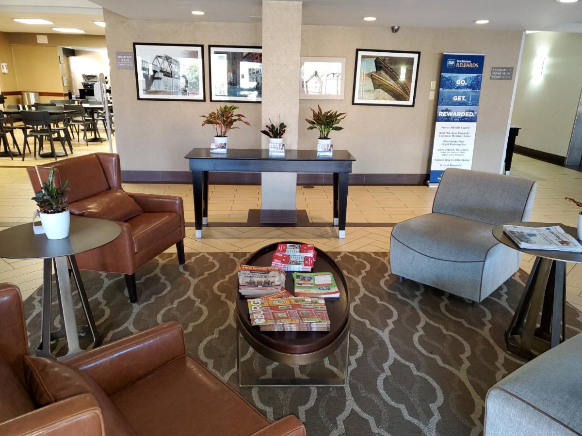 Best Western Harrisburg North Hotel Екстериор снимка